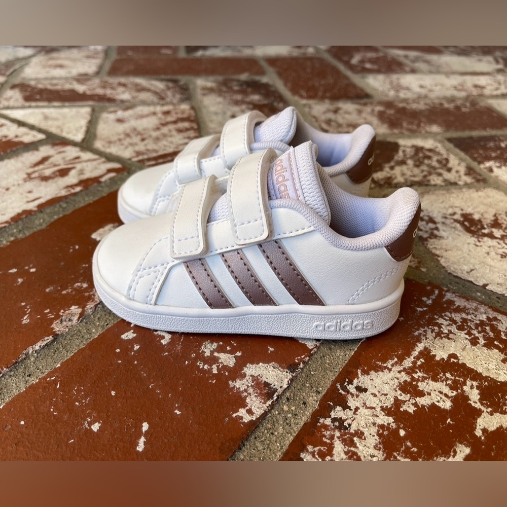 Adidas Grand Court 3.0 Toddler Velcro Sneakers Shoes Rose Gold/White 6 Kids baby